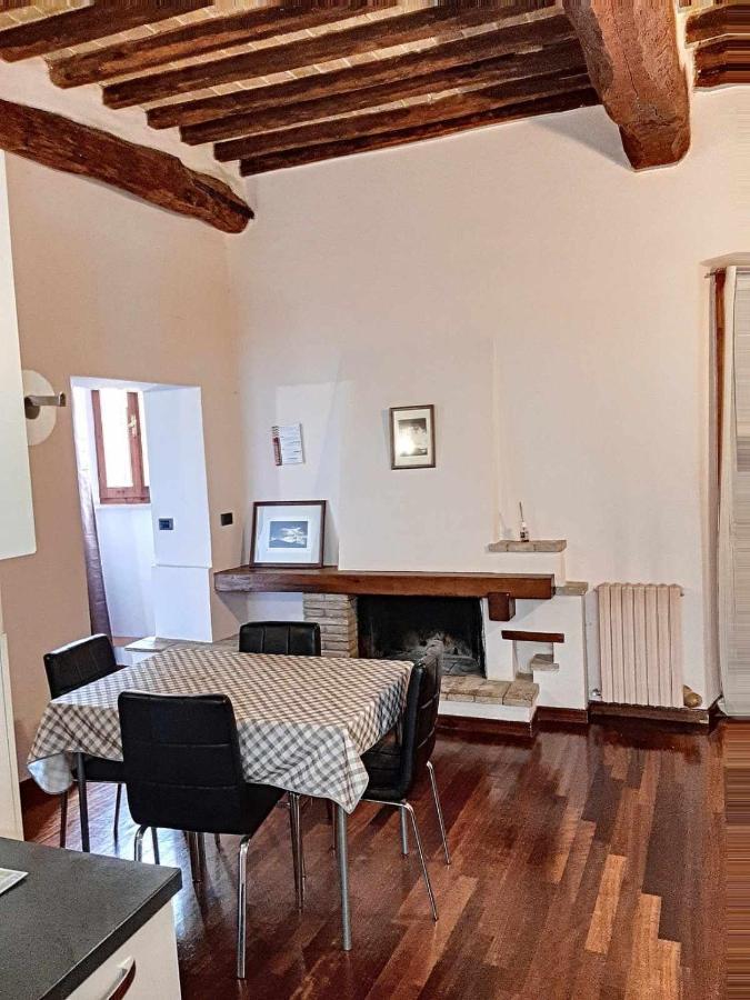 Ospitaci Appartamenti San Salvatore Foligno Bagian luar foto