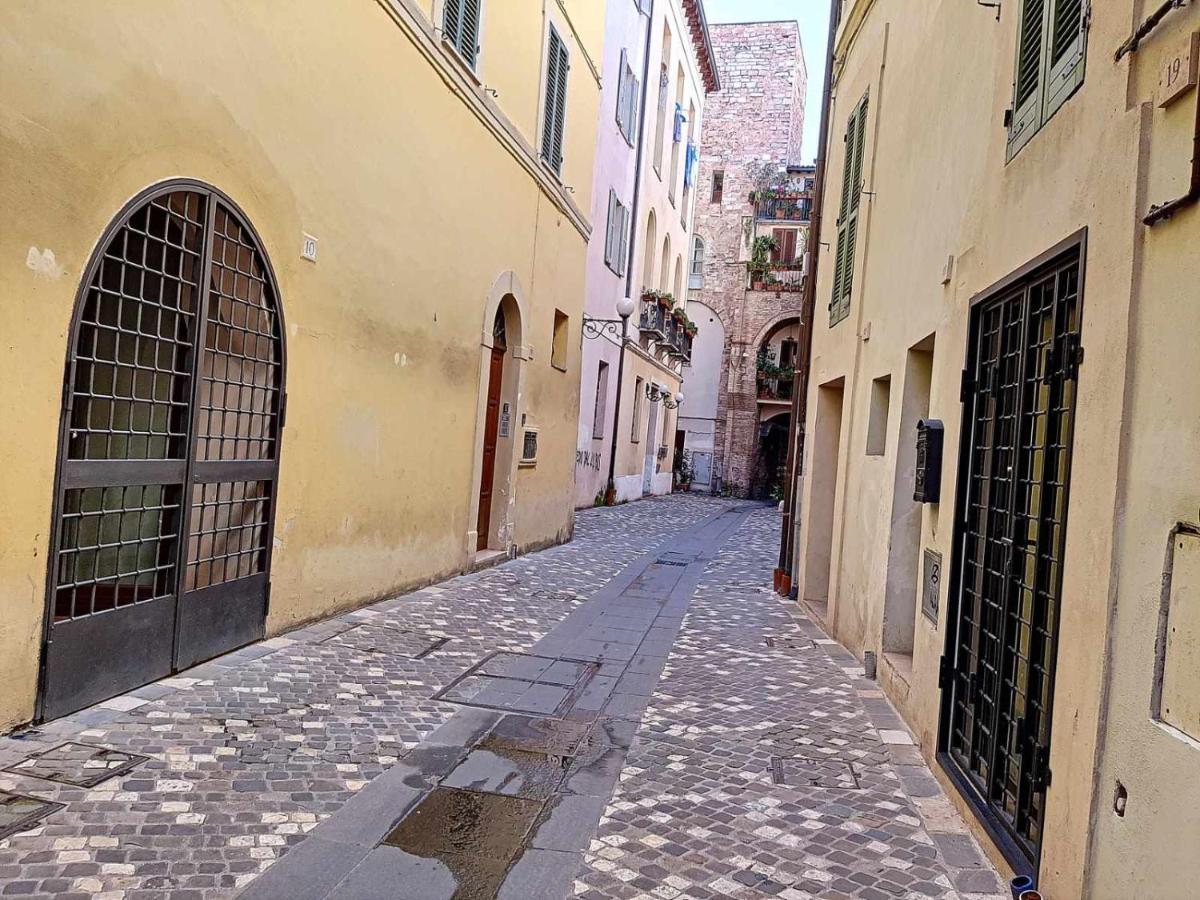 Ospitaci Appartamenti San Salvatore Foligno Bagian luar foto