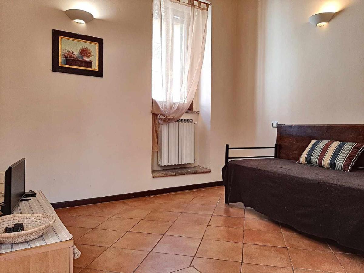 Ospitaci Appartamenti San Salvatore Foligno Bagian luar foto